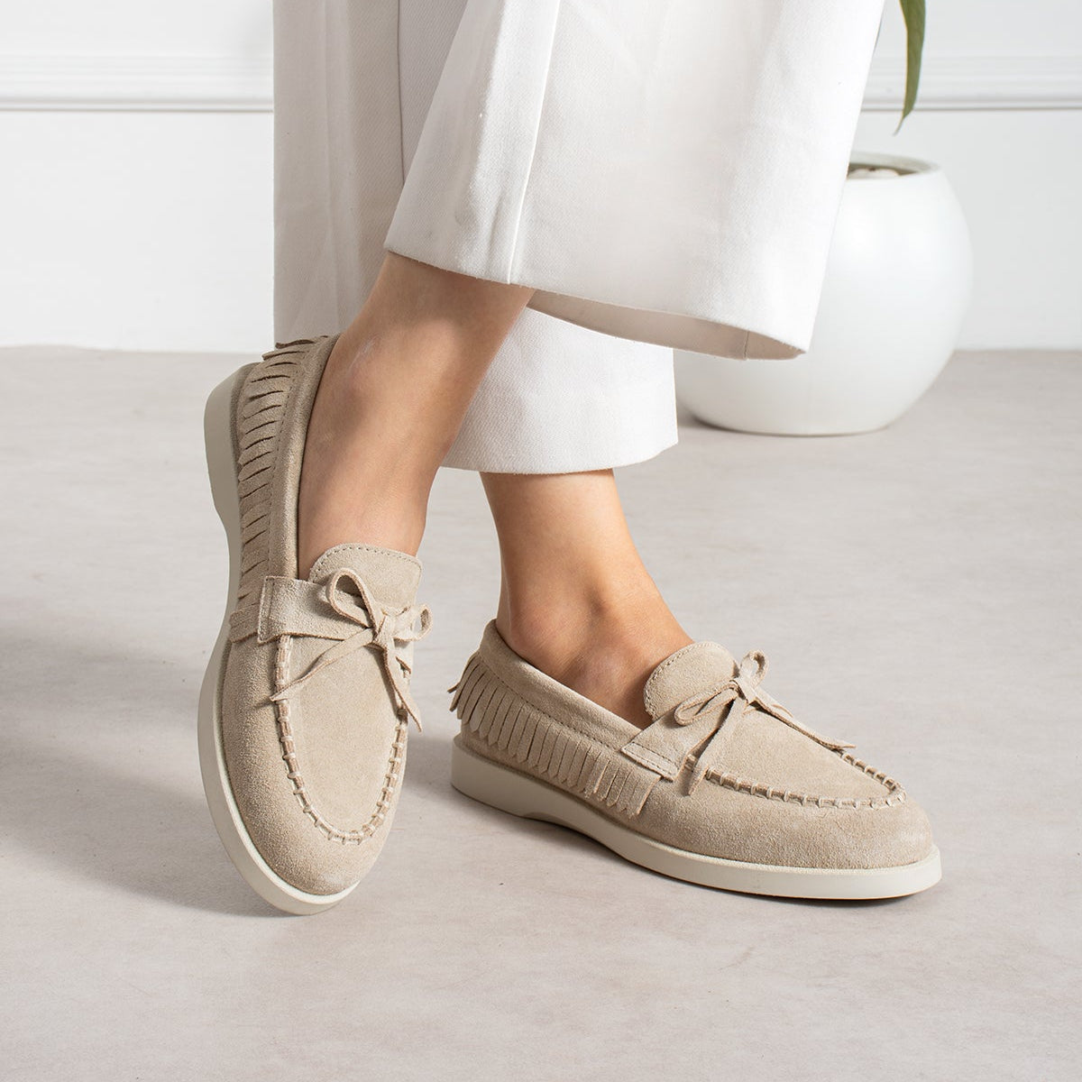 Kadın Süet Fiyonklu Püsküllü Casual Loafer Ayakkabı