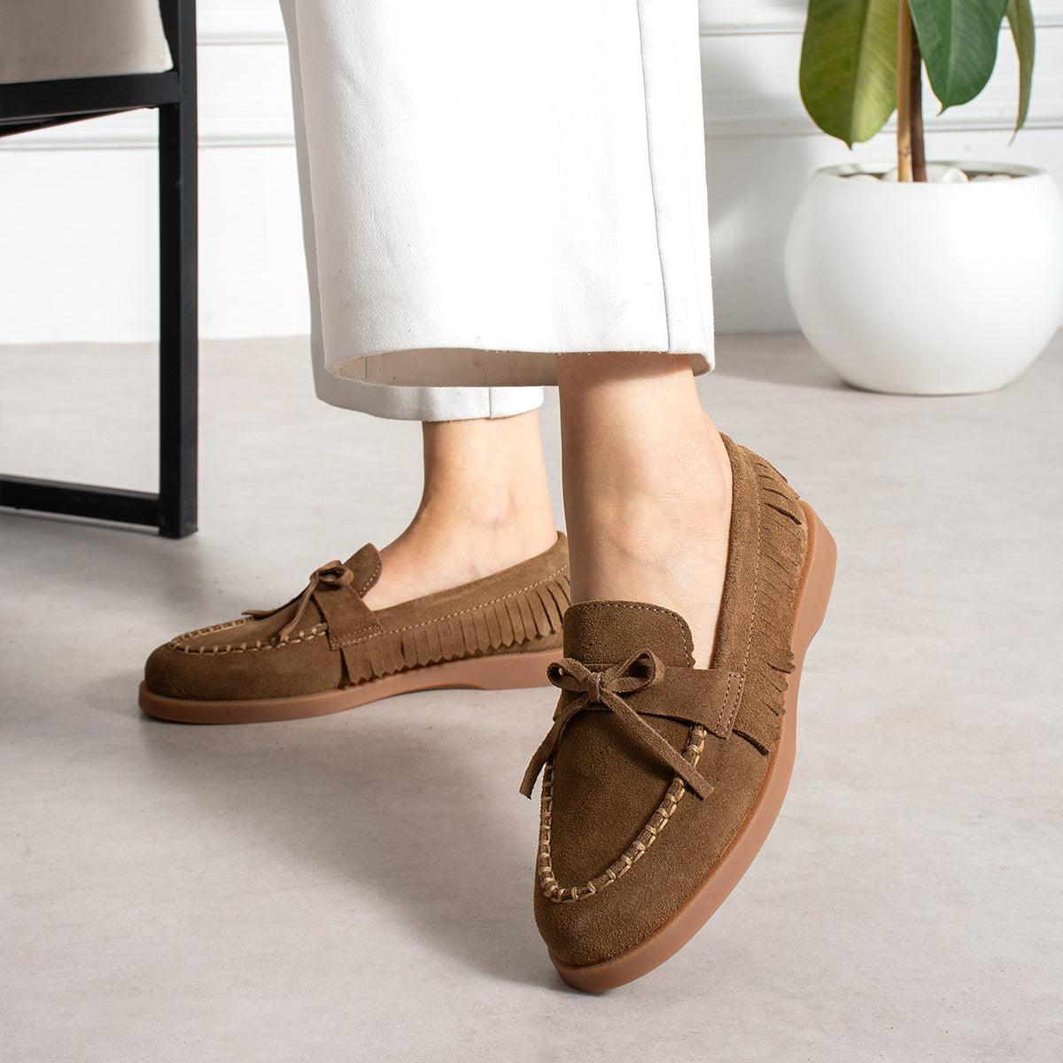 Kadın Süet Fiyonklu Püsküllü Casual Loafer Ayakkabı