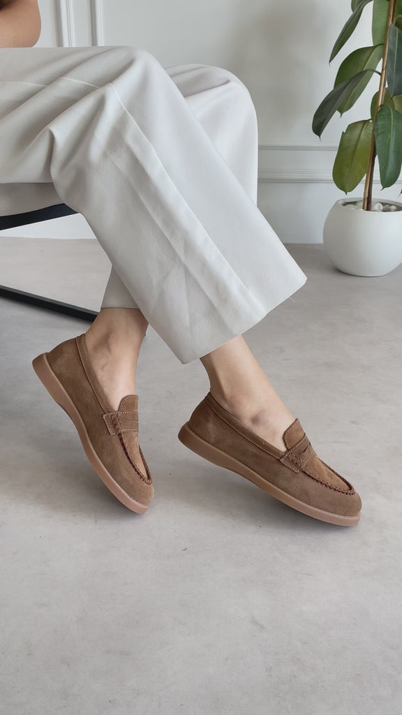 Kadın Süet Fiyonklu Püsküllü Casual Loafer Ayakkabı